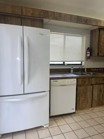 15206 W POND WOODS DRIVE, Tampa, FL 33618