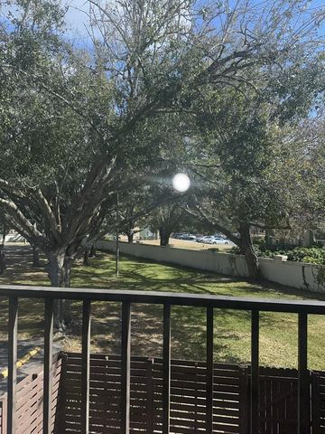 15206 W POND WOODS DRIVE, Tampa, FL 33618