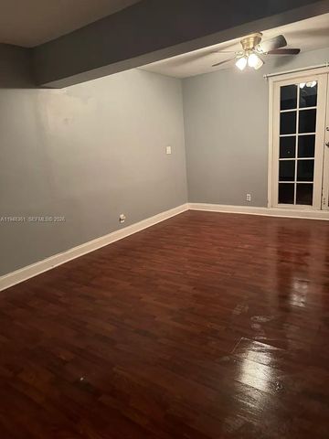 812 SE 14th Ct, Deerfield Beach, FL 33441