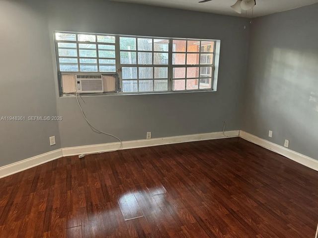 812 SE 14th Ct, Deerfield Beach, FL 33441