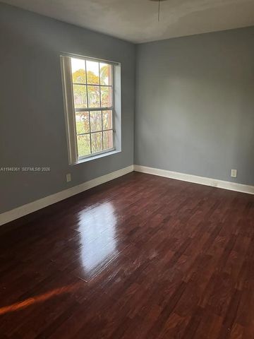 812 SE 14th Ct, Deerfield Beach, FL 33441