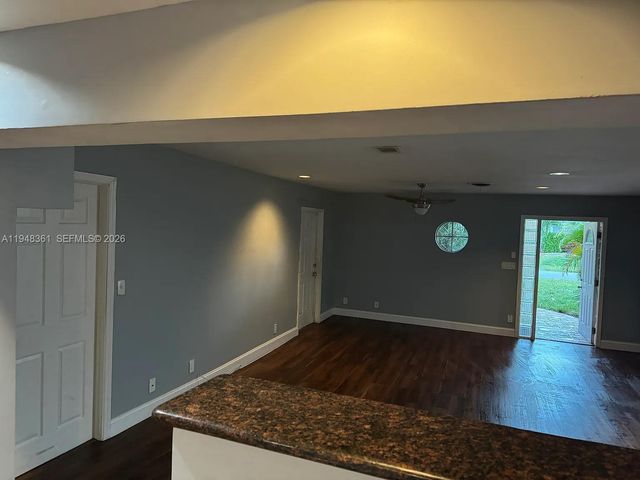 812 SE 14th Ct, Deerfield Beach, FL 33441