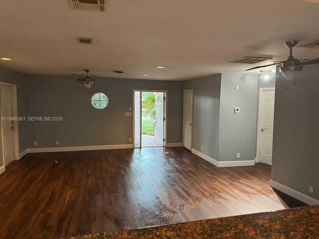 812 SE 14th Ct, Deerfield Beach, FL 33441