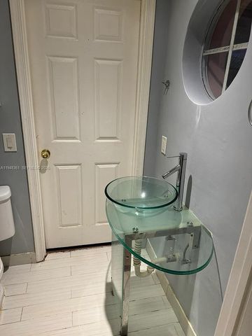 812 SE 14th Ct, Deerfield Beach, FL 33441