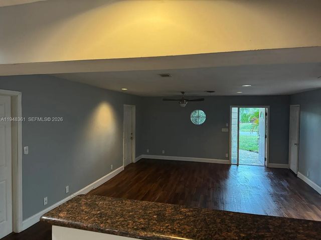 812 SE 14th Ct, Deerfield Beach, FL 33441