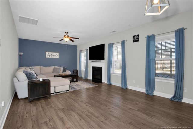 279 Stonebriar Avenue, Raeford, NC 28376