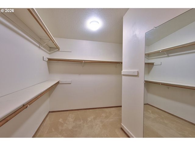 5022 Ne SADDLE Ct, Hillsboro, OR 97124