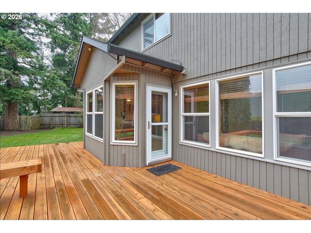 5022 Ne SADDLE Ct, Hillsboro, OR 97124