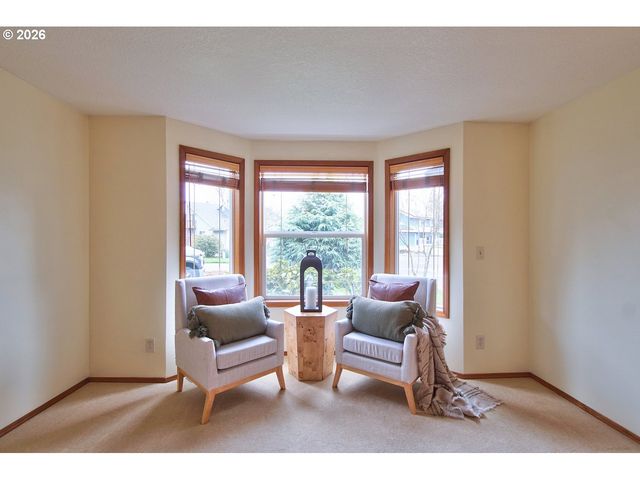 5022 Ne SADDLE Ct, Hillsboro, OR 97124