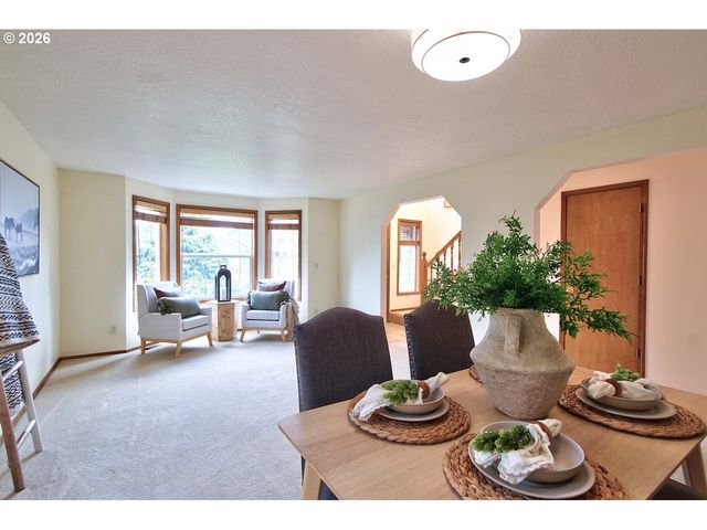 5022 Ne SADDLE Ct, Hillsboro, OR 97124