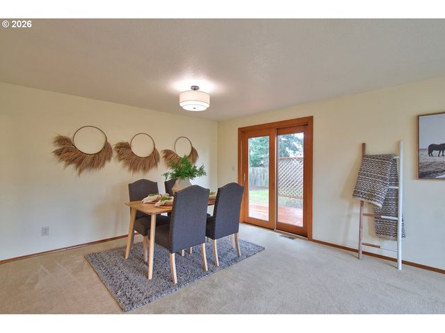 5022 Ne SADDLE Ct, Hillsboro, OR 97124
