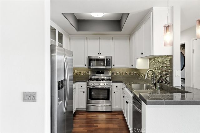 4455 Hazeltine Avenue 208, Sherman Oaks, CA 91423