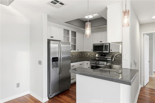 4455 Hazeltine Avenue 208, Sherman Oaks, CA 91423