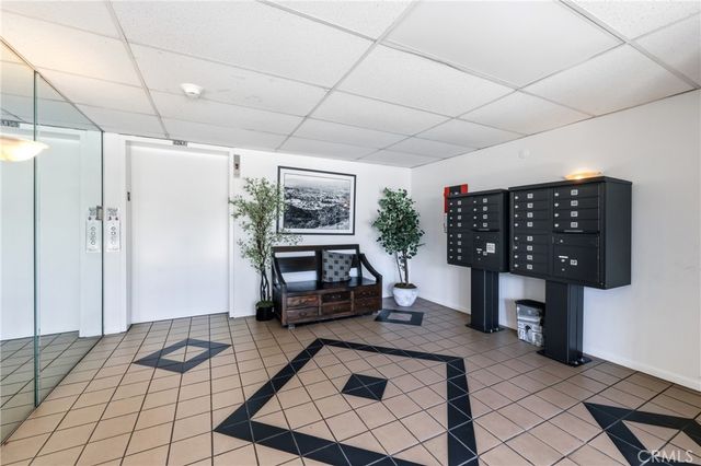 4455 Hazeltine Avenue 208, Sherman Oaks, CA 91423