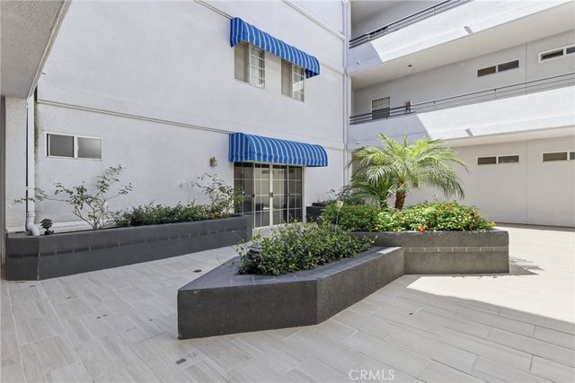 4455 Hazeltine Avenue 208, Sherman Oaks, CA 91423