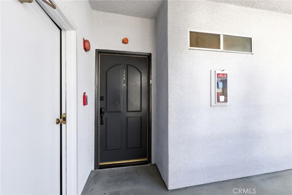 4455 Hazeltine Avenue 208, Sherman Oaks, CA 91423 — photo 4