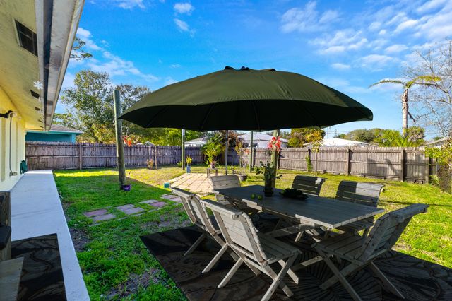 6923 S 1st Street, Jupiter, FL 33458