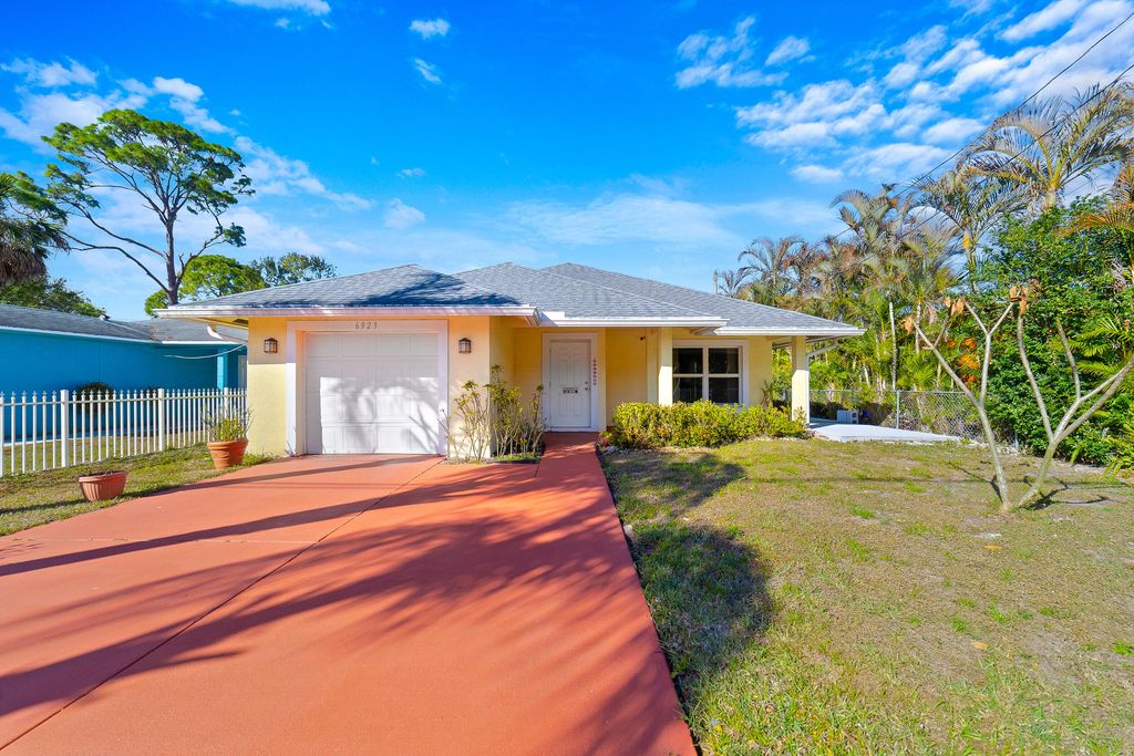6923 S 1st Street, Jupiter, FL 33458
