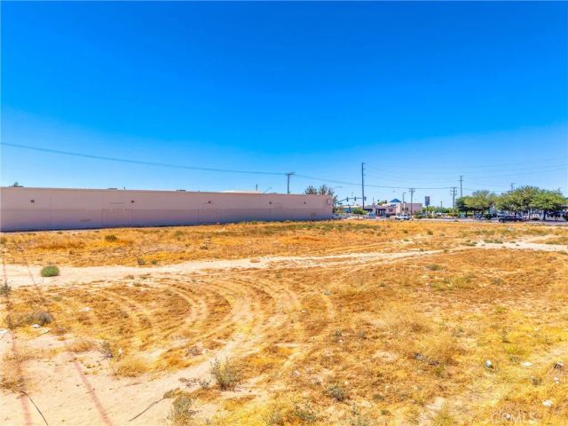 15335 Bear Valley, Hesperia, CA 92345
