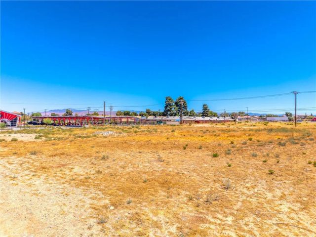 15335 Bear Valley, Hesperia, CA 92345