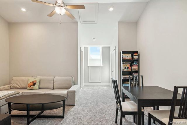 2535 W TOWNE Street, Ann Arbor, MI 48103