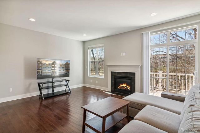 2535 W TOWNE Street, Ann Arbor, MI 48103