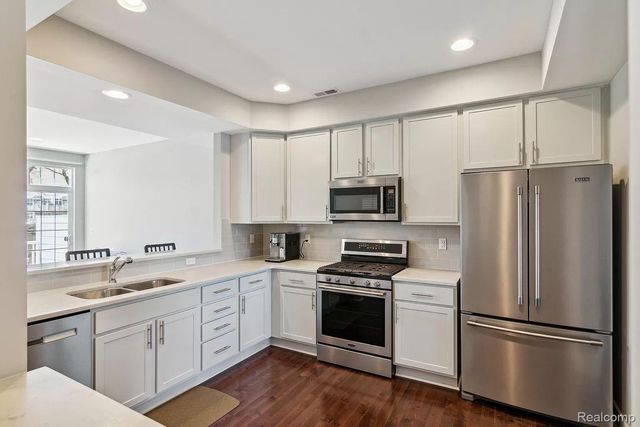 2535 W TOWNE Street, Ann Arbor, MI 48103