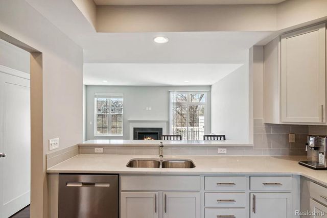 2535 W TOWNE Street, Ann Arbor, MI 48103