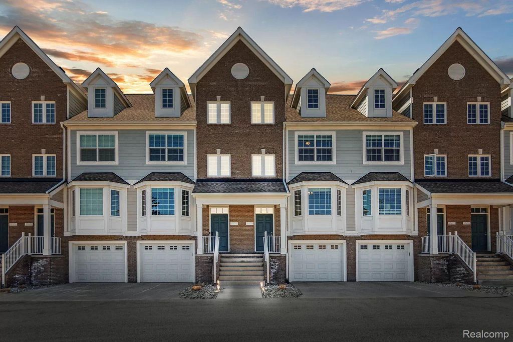 2535 W TOWNE Street, Ann Arbor, MI 48103