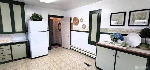 2014 Sumner Avenue, Hoquiam, WA 98550