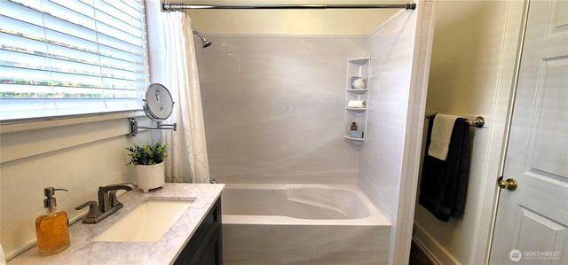 2014 Sumner Avenue, Hoquiam, WA 98550
