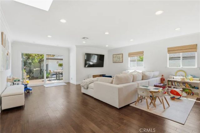 7410 W 85th Street, Los Angeles, CA 90045