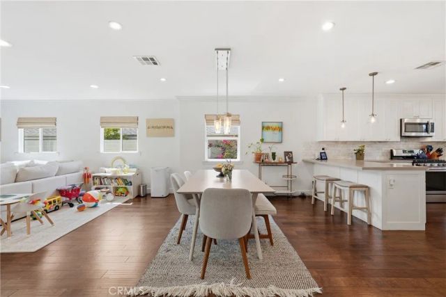 7410 W 85th Street, Los Angeles, CA 90045