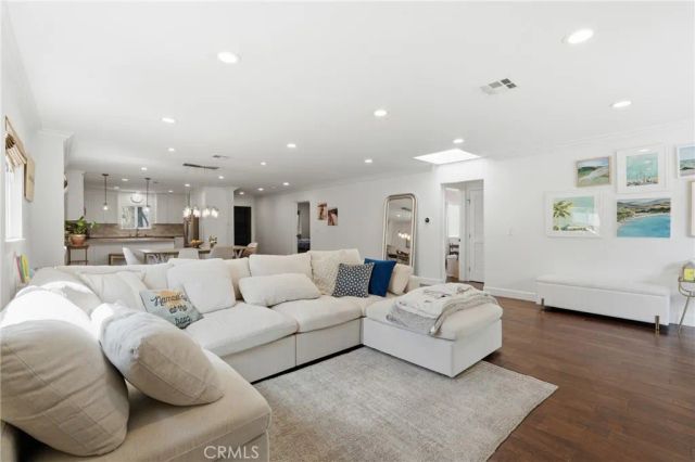7410 W 85th Street, Los Angeles, CA 90045