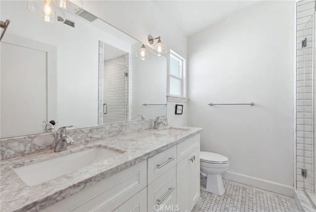 7410 W 85th Street, Los Angeles, CA 90045