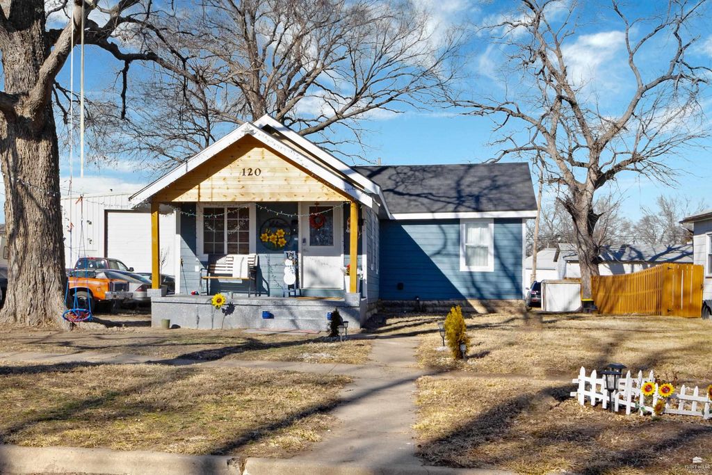 120 E 12TH Street, Junction City, KS 66441