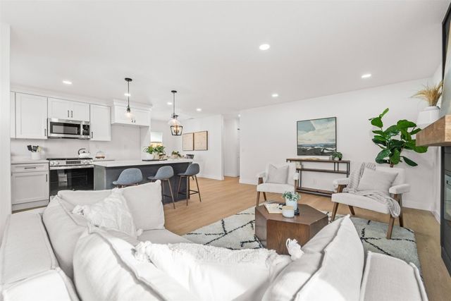 215 215 San Bernardino Ct, Bay Point, CA 94565