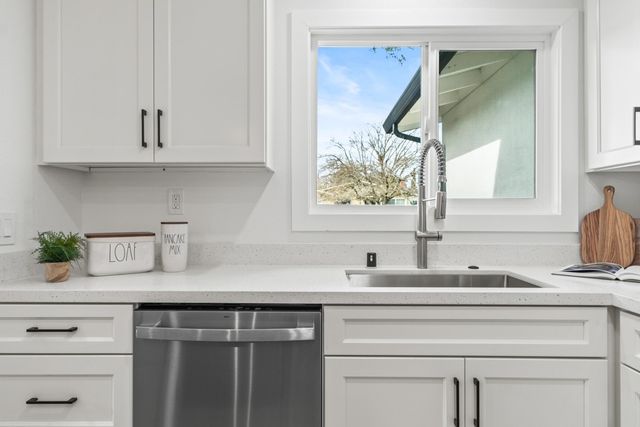 215 215 San Bernardino Ct, Bay Point, CA 94565