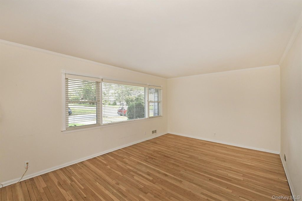3566 Anita Lane, Wantagh, NY 11793 — photo 5