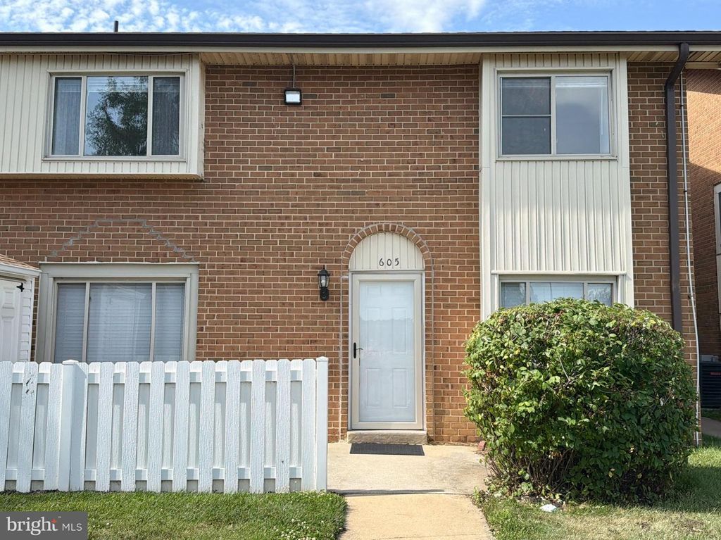 605 COBBLE CREEK CURV, Newark, DE 19702