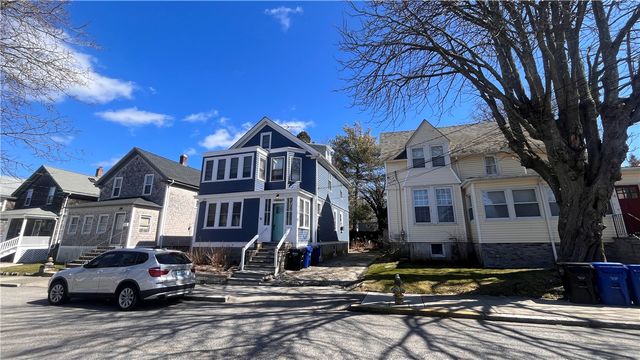 16 Vaughan Avenue 2, Newport, RI 02840