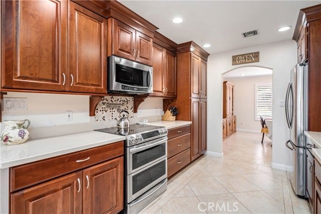 6151 Hickory Street, Palmdale, CA 93551