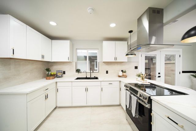 927 E Fairmont Ave, Modesto, CA 95350