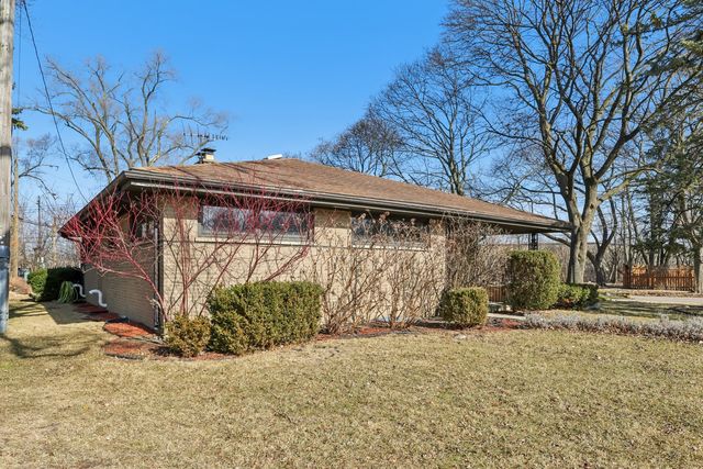 6890 N Loron Avenue, Chicago, IL 60646