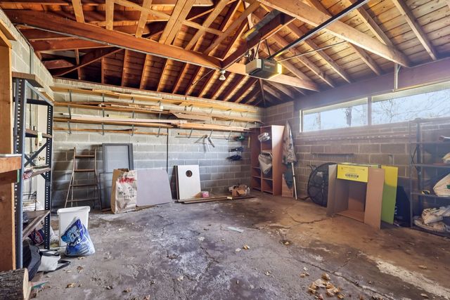 6890 N Loron Avenue, Chicago, IL 60646