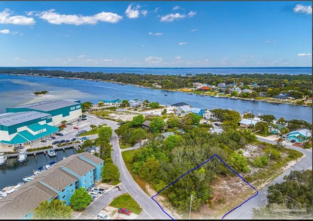 14000 Waterview Dr, Pensacola, FL 32507