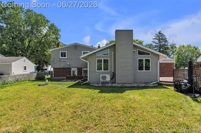 2752 Red Arrow Drive, Commerce Twp, MI 48382