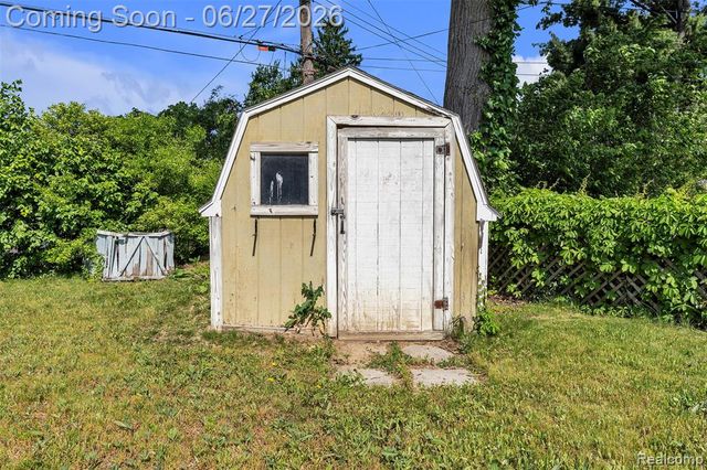 2752 Red Arrow Drive, Commerce Twp, MI 48382