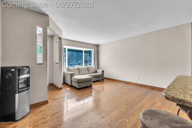 2752 Red Arrow Drive, Commerce Twp, MI 48382