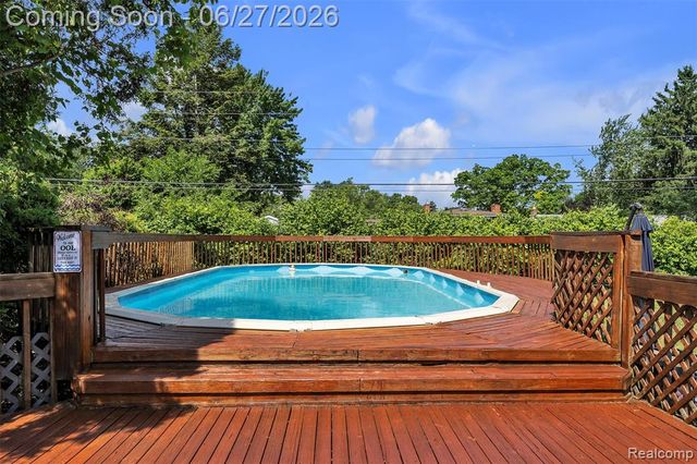2752 Red Arrow Drive, Commerce Twp, MI 48382